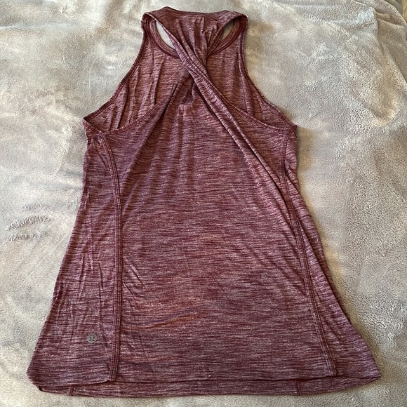 Lululemon size 6 tank with twist back - Picture 2 of 3